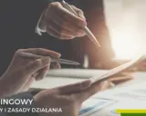Dłonie analizują wykresy, sugerując strategię dla funduszu hedgingowego.