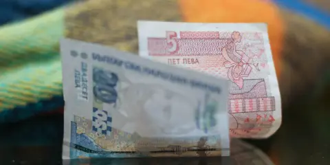 Bułgarskie lewy: 20 i 5 lewa. To waluta obowiązująca w Bułgarii.