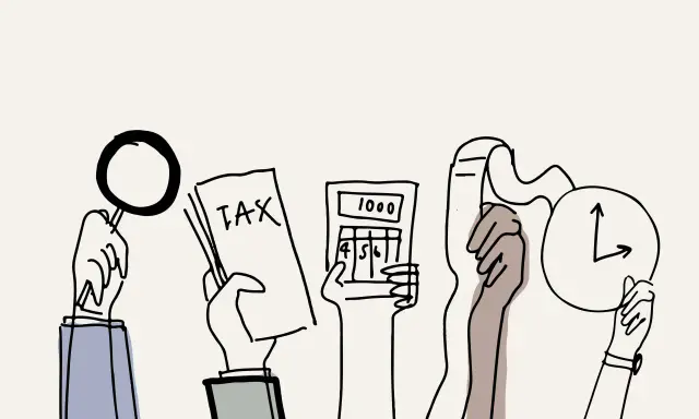 Ręce trzymają lupę, dokument "TAX", kalkulator i zegar. Rozważasz podatki w Niemczech?